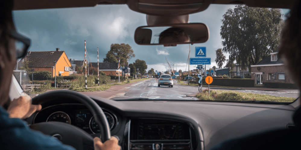 iemand-heeft-zijn-rijexamen een verlicht rijles voor een rijbewijskeuring
