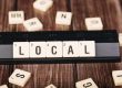 bordje met de letters local erop